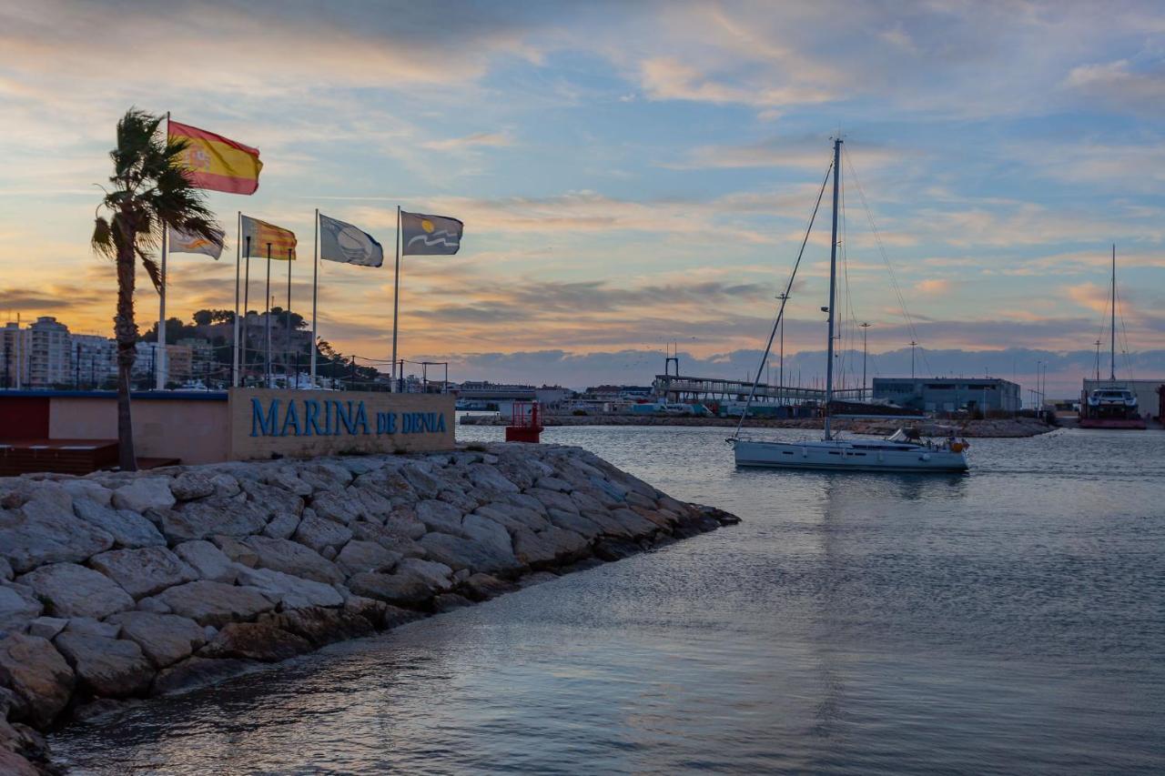 Apartamento playa con piscina y terraza en urbanizacion de lujo Dénia Exterior foto